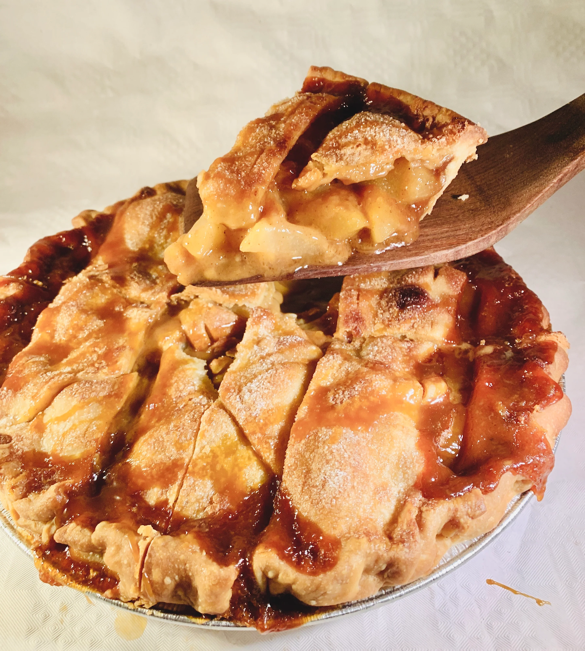 Tarte de caramelo salgado e pêra